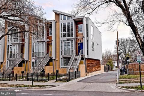 401 17th St NE #B, Washington, DC 20002 photo 2