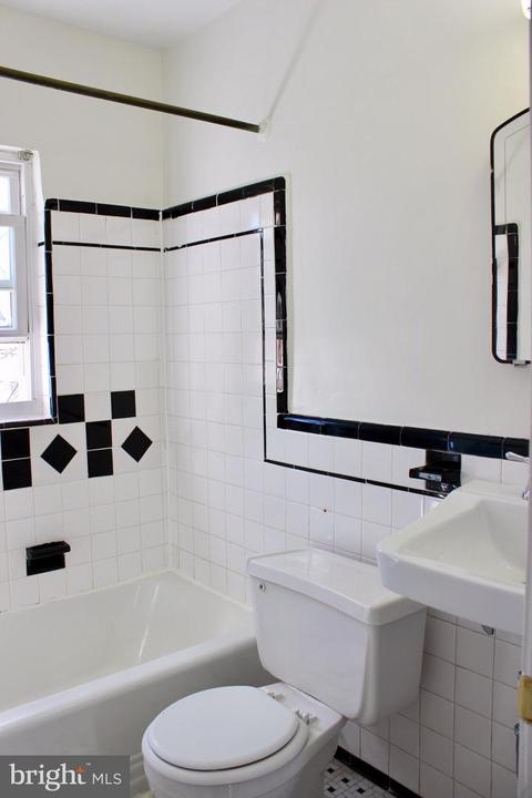 1639 Lang Pl NE, Washington, DC 20002 photo 13