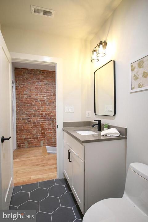 1617 D St NE, Washington, DC 20002 photo 28