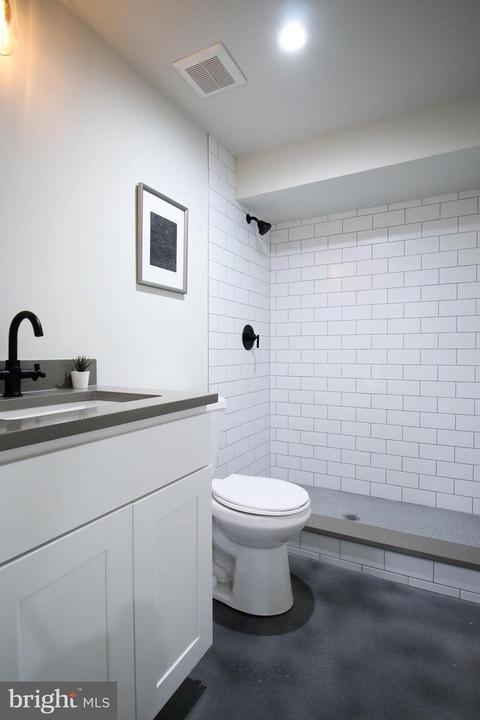 1617 D St NE, Washington, DC 20002 photo 36