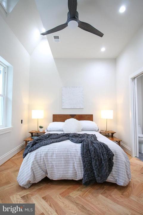1617 D St NE, Washington, DC 20002 photo 17