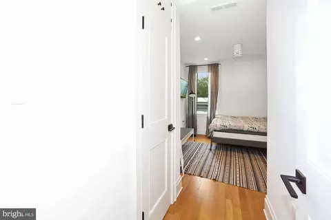 125 D St SE, Washington, DC 20003 photo 24