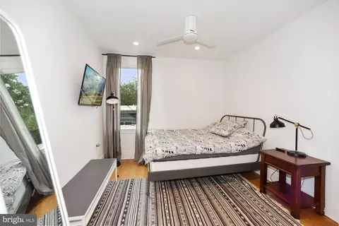125 D St SE, Washington, DC 20003 photo 25