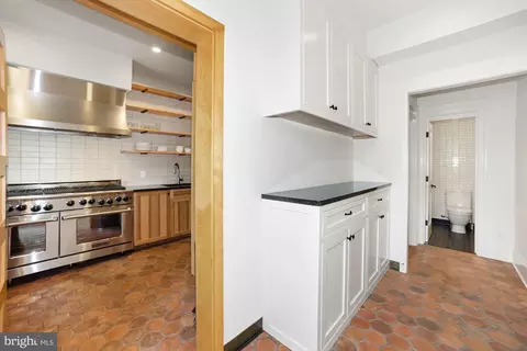 125 D St SE, Washington, DC 20003 photo 9