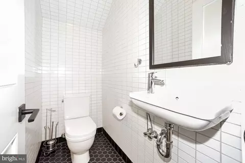 125 D St SE, Washington, DC 20003 photo 7
