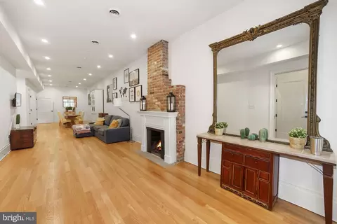 125 D St SE, Washington, DC 20003 photo 3