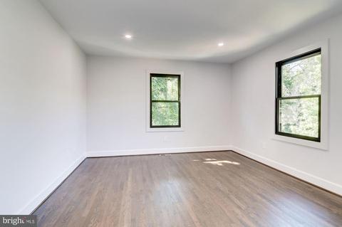 1327 Maple View Pl SE, Washington, DC 20020 photo 11