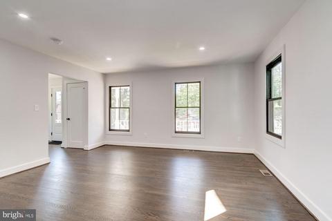 1327 Maple View Pl SE, Washington, DC 20020 photo 8