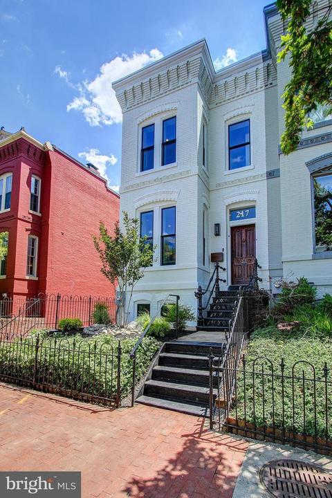 217 A St NE, Washington, DC 20002 photo 2