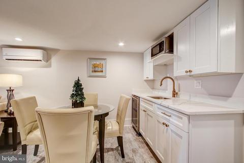 217 A St NE, Washington, DC 20002 photo 35