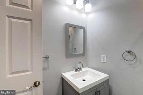 17 U St NW #B, Washington, DC 20001 photo 18