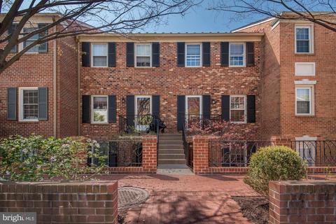3205 Sutton Pl NW #D, Washington, DC 20016 photo 2