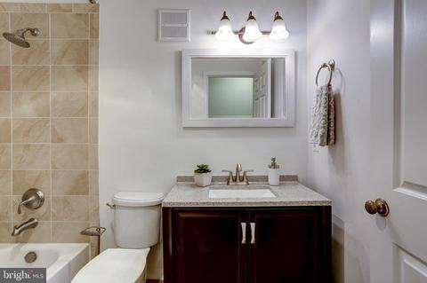 3205 Sutton Pl NW #D, Washington, DC 20016 photo 22