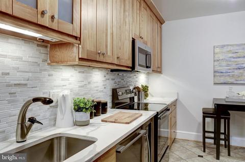 3205 Sutton Pl NW #D, Washington, DC 20016 photo 9