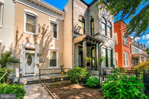 1031 7th St NE, Washington, DC 20002 photo 2
