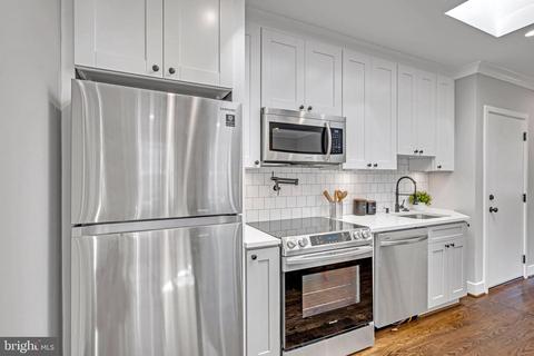 216 T St NE #4, Washington, DC 20002 photo 12