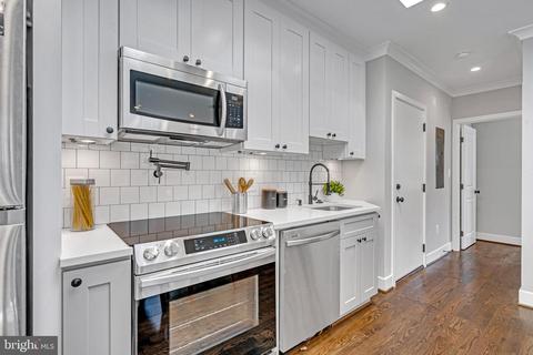 216 T St NE #4, Washington, DC 20002 photo 11