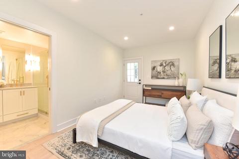1011 18th St NE #2, Washington, DC 20002 photo 16