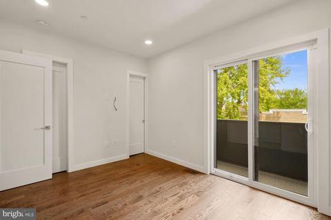 1661 Gales NE #2, Washington, DC 20002 photo 17