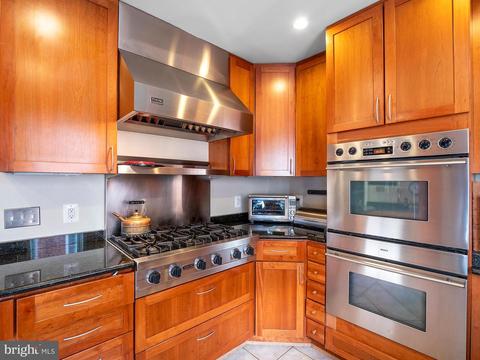 2242 48th St NW, Washington, DC 20007 photo 10