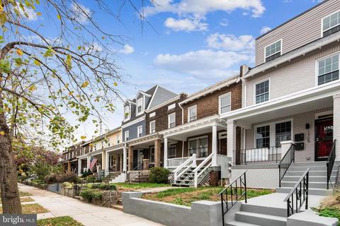 1705 D St SE, Washington, DC 20003 photo 1