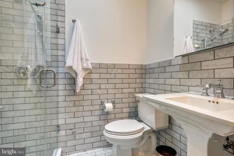 135 D St SE, Washington, DC 20003 photo 23