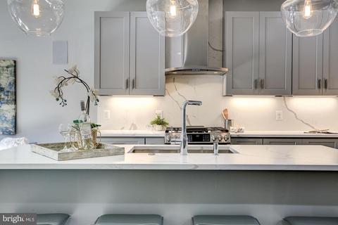 1220 Raum St NE #2, Washington, DC 20002 photo 2