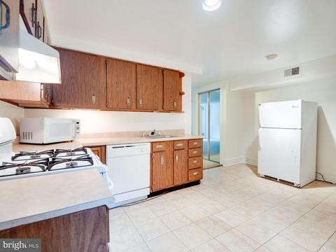 1213 Constitution Ave NE, Washington, DC 20002 photo 30
