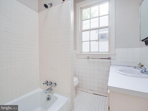 1213 Constitution Ave NE, Washington, DC 20002 photo 27