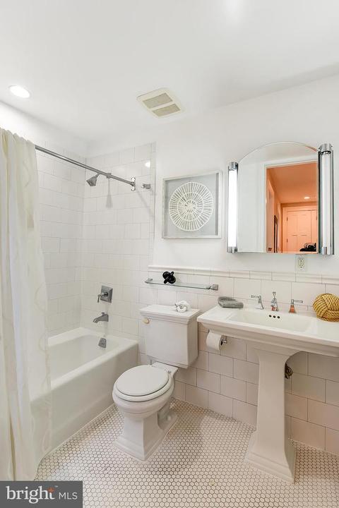 330 14th Pl NE #1, Washington, DC 20002 photo 22