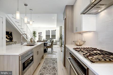 1023 16th St NE #B, Washington, DC 20002 photo 3