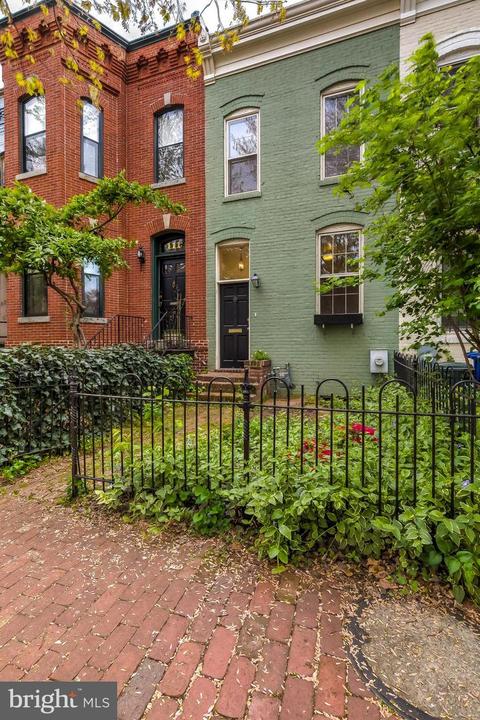 109 7th St NE, Washington, DC 20002 photo 2