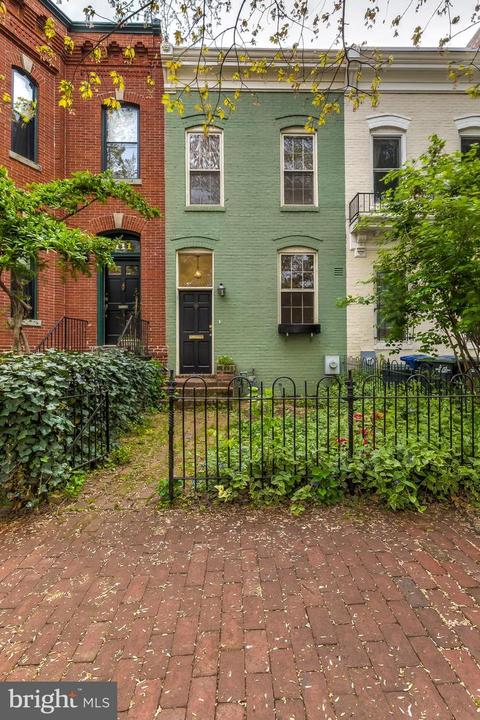 109 7th St NE, Washington, DC 20002 photo 1