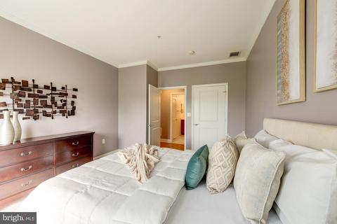 401 13th St NE #403, Washington, DC 20002 photo 11