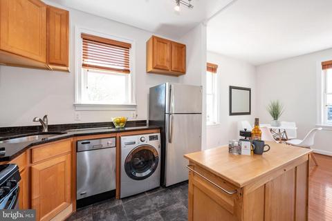 1815 A St SE #305, Washington, DC 20003 photo 3
