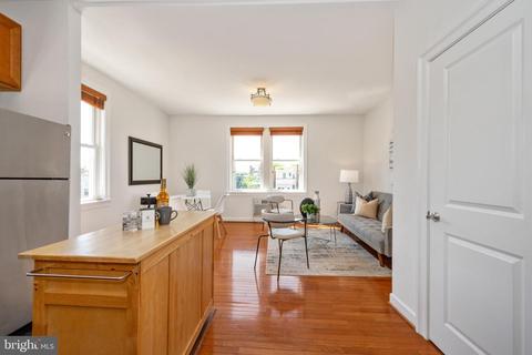 1815 A St SE #305, Washington, DC 20003 photo 2