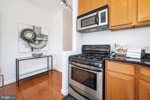 1815 A St SE #305, Washington, DC 20003 photo 5