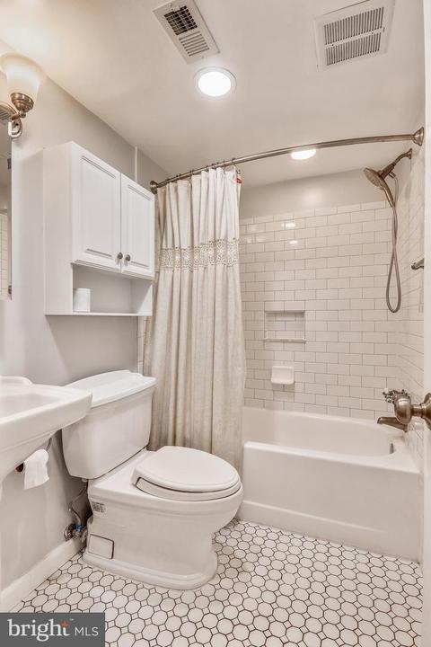 29 14th St NE #29, Washington, DC 20002 photo 25