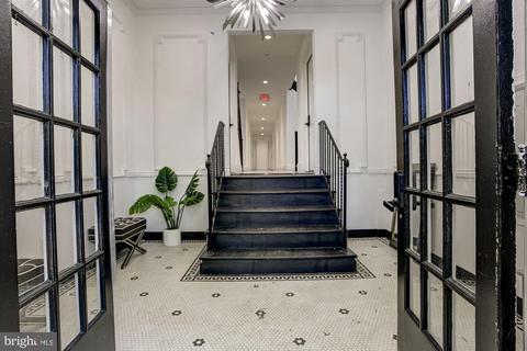 317 3rd St SE #11, Washington, DC 20003 photo 2