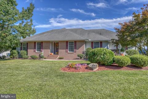 504 Waterside Dr, Felton, DE 19943