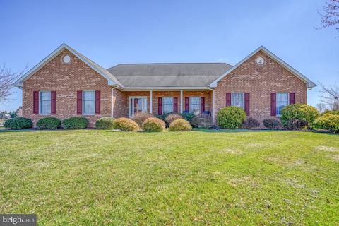 141 Windsong Dr, Clayton, DE 19938