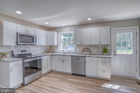 1330 Andrews Lake Rd, Felton, DE 19943