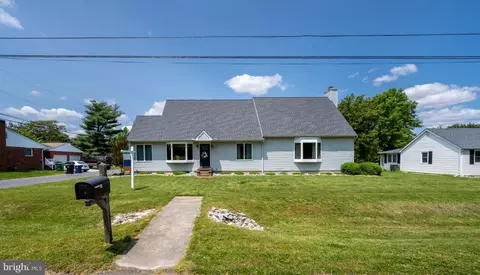 125 Rustic Ln, Dover, DE 19901