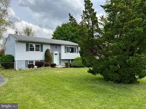 382 Roberts Dr, Smyrna, DE 19977