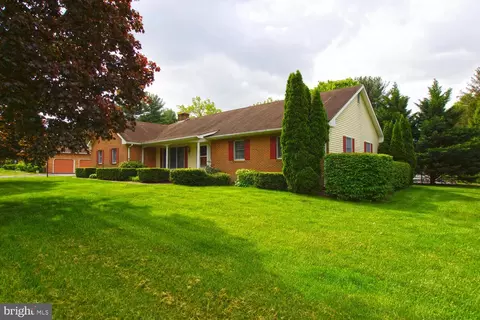 122 Applewood Dr, Dover, DE 19901