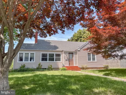 805 E Divison St, Dover, DE 19901