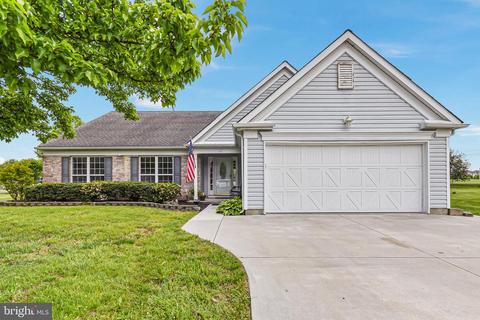 102 Tucket Cir, Dover, DE 19904
