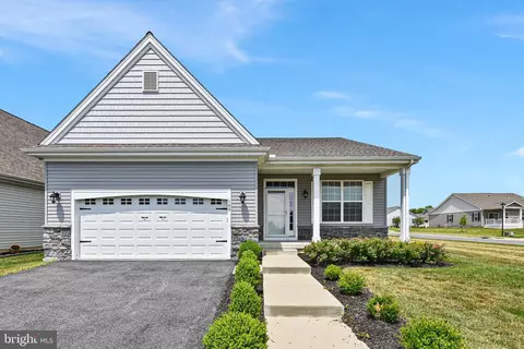 165 E Clarendon Dr, Smyrna, DE 19977