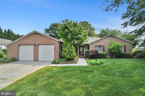 521 Owens Brooke Dr, Smyrna, DE 19977