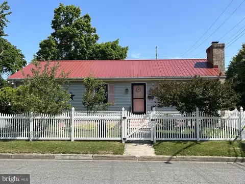 606 Spring Garden Ln, Dover, DE 19901